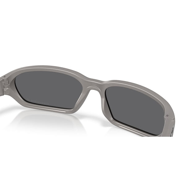 Солнцезащитные очки Oakley OO9530 Terraforma
